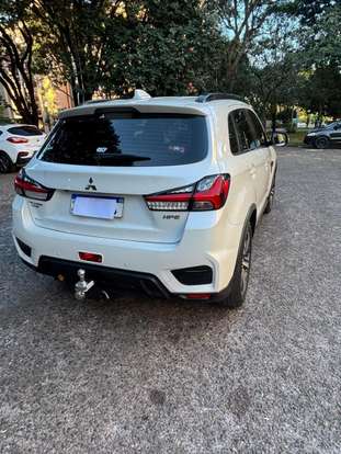 MITSUBISHI-OUTLANDER-2021