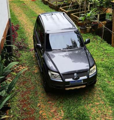 MITSUBISHI-PAJERO-2011