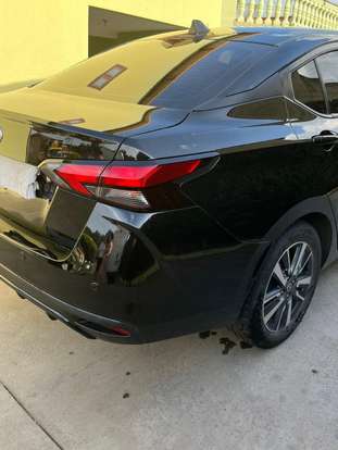 NISSAN-VERSA-2021