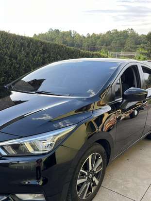 NISSAN-VERSA-2021