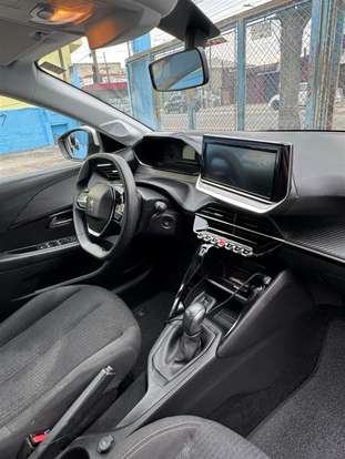 PEUGEOT-208-2022