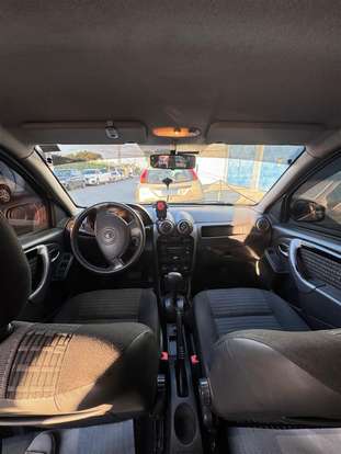 RENAULT-SANDERO-2012