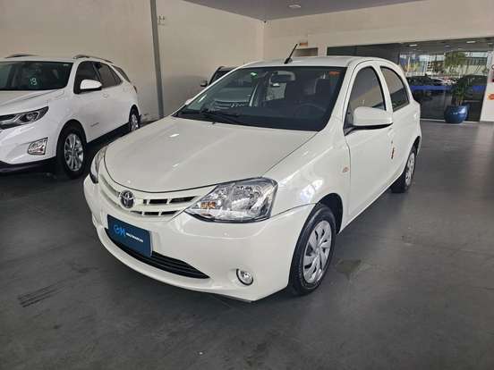 TOYOTA-ETIOS-2016