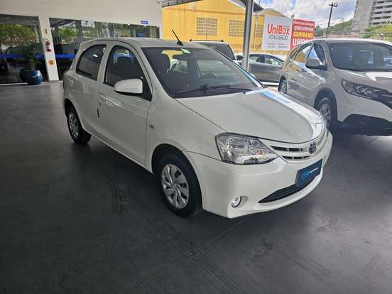 TOYOTA-ETIOS-2016