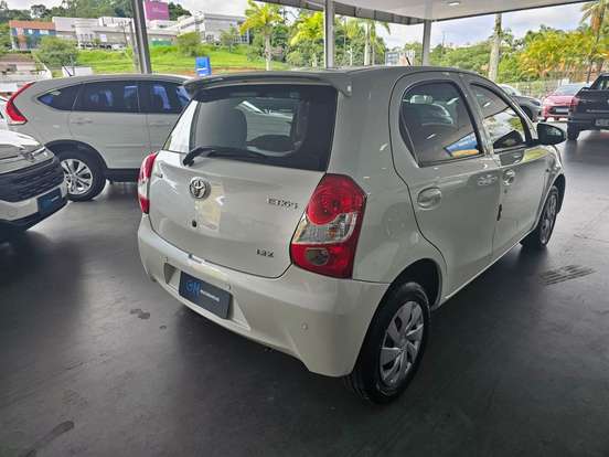 TOYOTA-ETIOS-2016