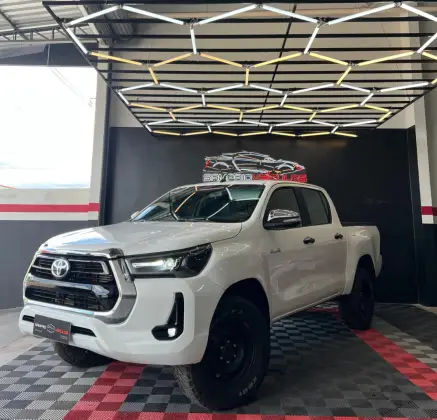 TOYOTA HILUX 2.8 STD 4X4 CD 16V DIESEL 4P MANUAL