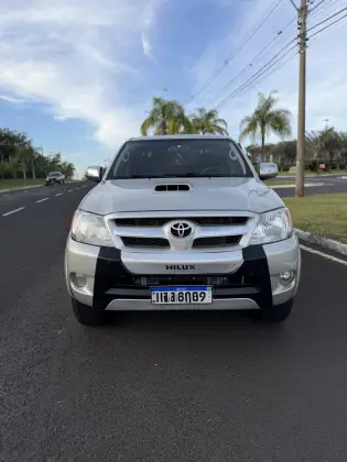 TOYOTA HILUX 3.0 SRV 4X4 CD 16V TURBO INTERCOOLER DIESEL 4P AUTOMÁTICO TOYOTA HILUX 3.0 SRV 4X4 CD 16V TURBO INTERCOOLER DIESEL 4P AUTOMÁTICO