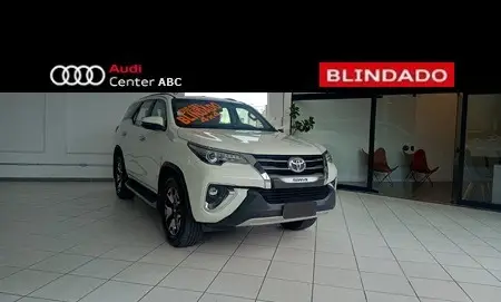 TOYOTA HILUX SW4 2.8 SRX DIAMOND 4X4 7 LUGARES 16V TURBO INTERCOOLER DIESEL 4P AUTOMÁTICO TOYOTA HILUX SW4 2.8 SRX DIAMOND 4X4 7 LUGARES 16V TURBO INTERCOOLER DIESEL 4P AUTOMÁTICO