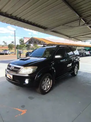 TOYOTA HILUX SW4 3.0 SRV 4X4 16V TURBO INTERCOOLER DIESEL 4P AUTOMÁTICO TOYOTA HILUX SW4 3.0 SRV 4X4 16V TURBO INTERCOOLER DIESEL 4P AUTOMÁTICO