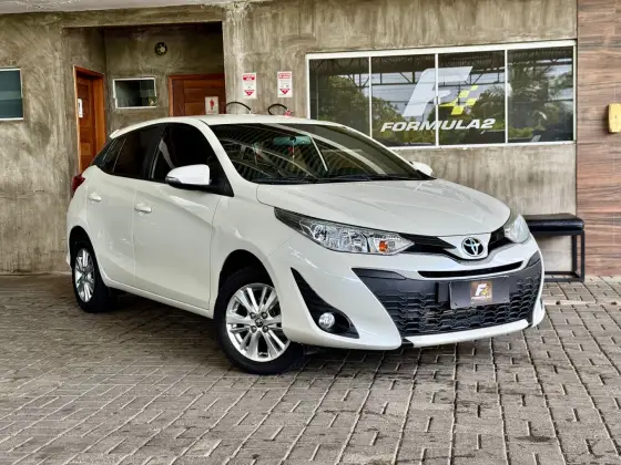 TOYOTA YARIS 1.3 16V FLEX XL PLUS TECH MULTIDRIVE TOYOTA YARIS 1.3 16V FLEX XL PLUS TECH MULTIDRIVE