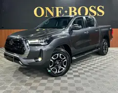 TOYOTA HILUX 2.8 D-4D TURBO DIESEL CD SRX 4X4 AUTOMÁTICO TOYOTA HILUX 2.8 D-4D TURBO DIESEL CD SRX 4X4 AUTOMÁTICO