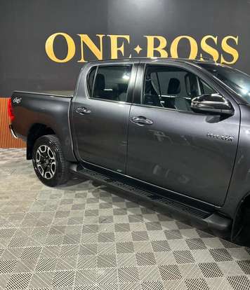 TOYOTA-HILUX-2025
