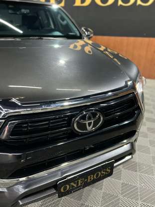 TOYOTA-HILUX-2025