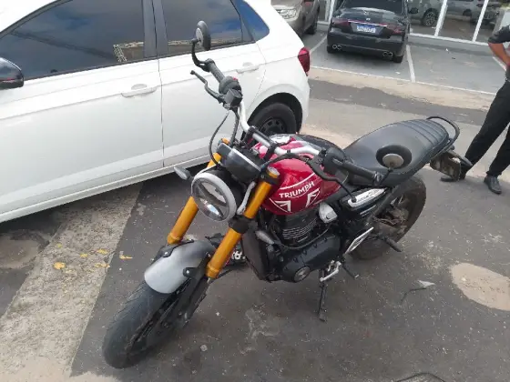 TRIUMPH SPEED 400 