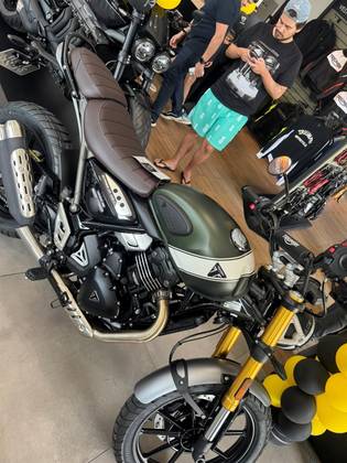 TRIUMPH SCRAMBLER 400 X 