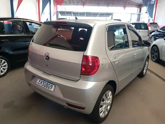VOLKSWAGEN-FOX-2010