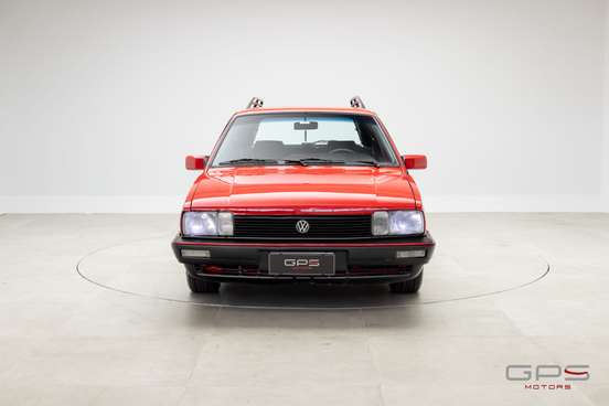 VOLKSWAGEN-QUANTUM-1990
