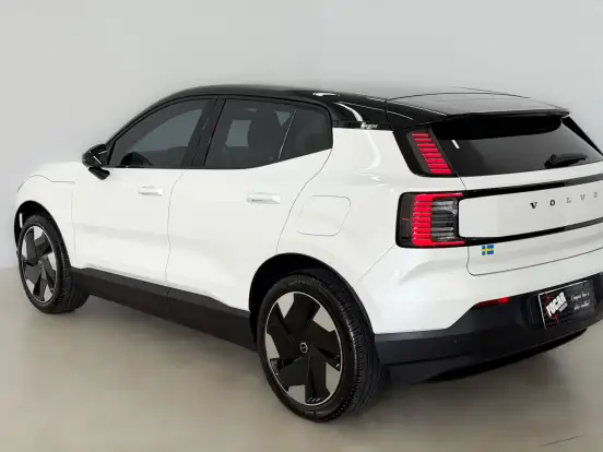 VOLVO-EX30-2024