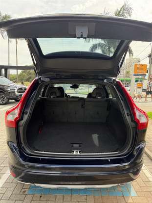 VOLVO-XC60-2016