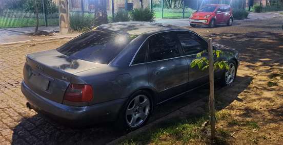 AUDI-A4-1999