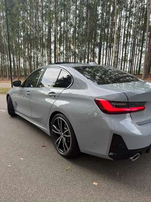 BMW-320i-2024