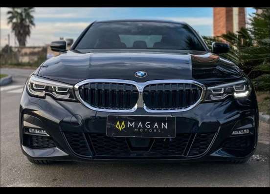 BMW-320i-2022