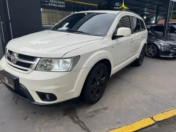 FIAT FREEMONT 2.4 PRECISION 16V GASOLINA 4P AUTOMÁTICO
