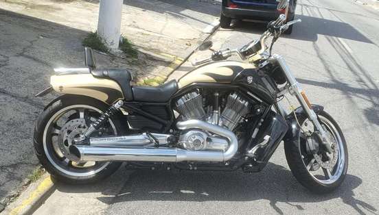 HARLEY-DAVIDSON-V-ROD MUSCLE-2015