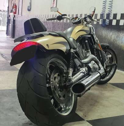 HARLEY-DAVIDSON-V-ROD MUSCLE-2015
