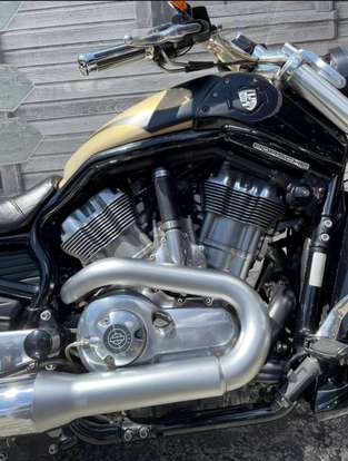 HARLEY-DAVIDSON-V-ROD MUSCLE-2015