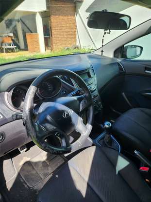 HYUNDAI-HB20X-1.6 16V STYLE FLEX 4P MANUAL HYUNDAI-HB20X-2013