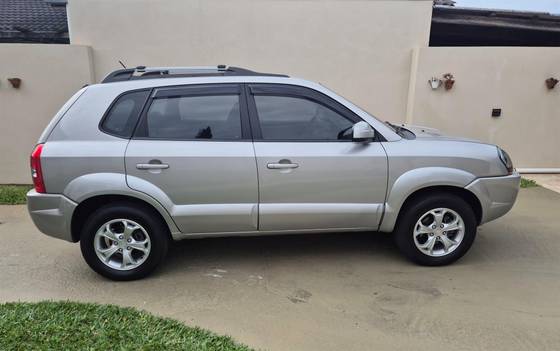 HYUNDAI TUCSON 2010 2.0 MPFI GLS 16V 143CV 2WD GASOLINA 4P AUTOMÁTICO