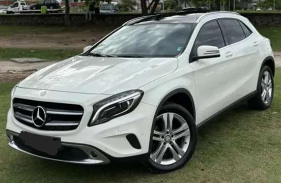 MERCEDES-BENZ-GLA 200-2016