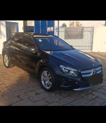 MERCEDES-BENZ-GLA 200-2017