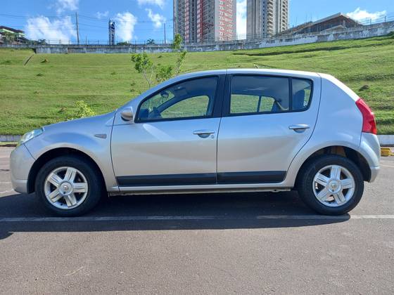 RENAULT SANDERO 1.6 PRIVILÈGE 8V FLEX 4P MANUAL