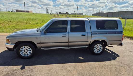 TOYOTA-HILUX-1993