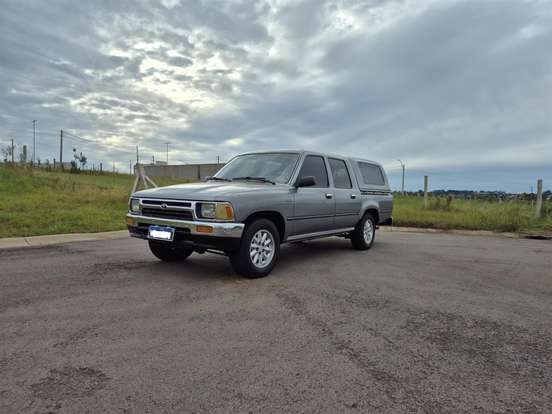 TOYOTA-HILUX-1993