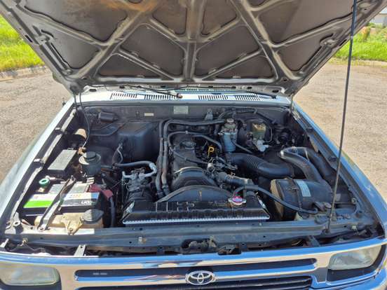 TOYOTA-HILUX-2.4 4X2 CD 8V DIESEL 4P MANUAL TOYOTA-HILUX-1993