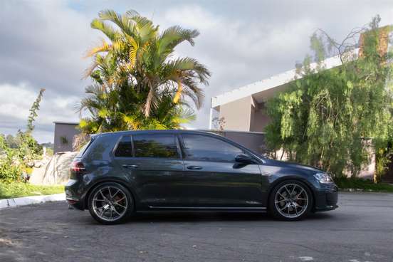 VOLKSWAGEN-GOLF-2015
