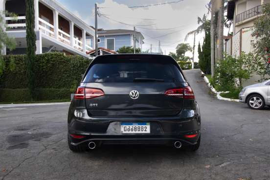 VOLKSWAGEN-GOLF-2015