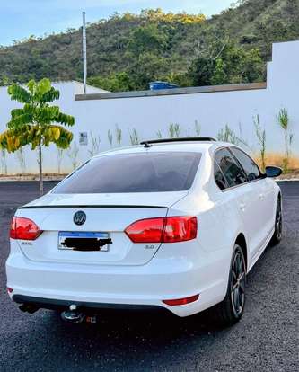 VOLKSWAGEN-JETTA-2013
