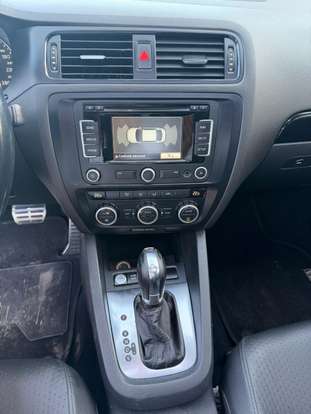 VOLKSWAGEN-JETTA-2013