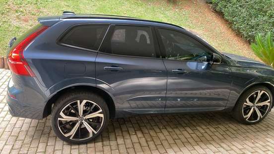 VOLVO-XC60-2023
