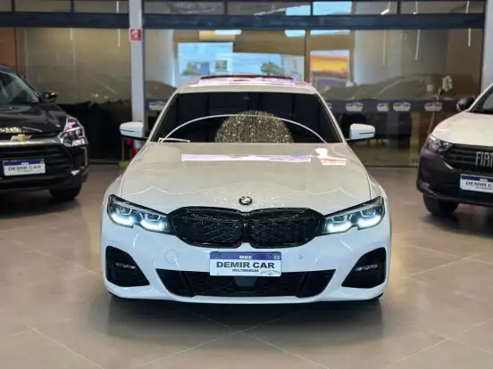 BMW-320i-2022