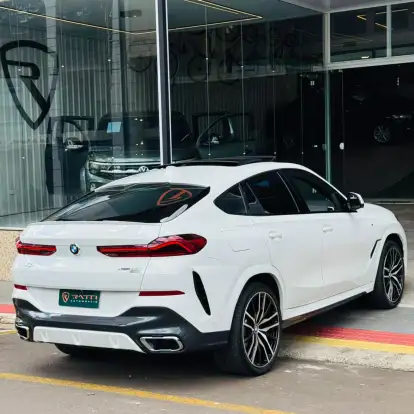 BMW-X6-2022