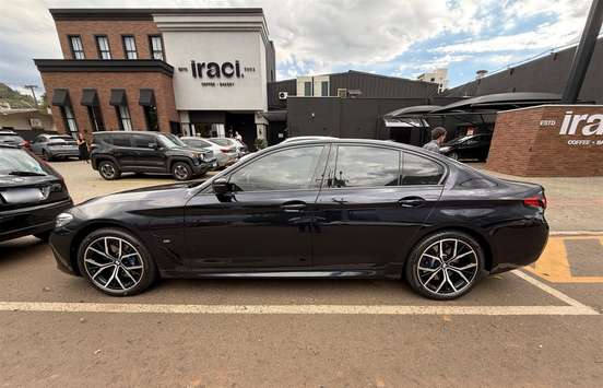 BMW-530e-2020