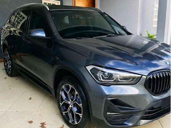 BMW-X1-2.0 16V TURBO ACTIVEFLEX SDRIVE20I X-LINE 4P AUTOMÁTICO BMW-X1-2020