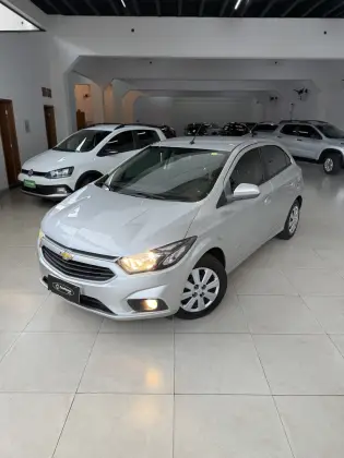 CHEVROLET ONIX 1.4 MPFI LT 8V FLEX 4P MANUAL CHEVROLET ONIX 1.4 MPFI LT 8V FLEX 4P MANUAL