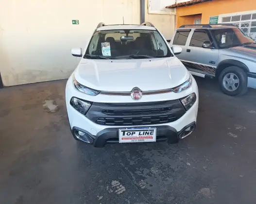 FIAT TORO 1.8 16V EVO FLEX FREEDOM AT6 FIAT TORO 1.8 16V EVO FLEX FREEDOM AT6