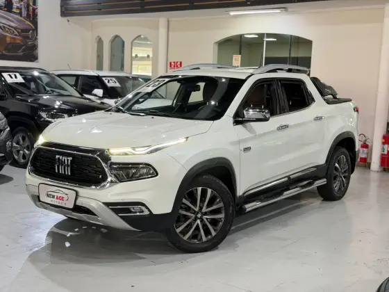 FIAT TORO 2.0 16V TURBO DIESEL RANCH 4WD AT9 FIAT TORO 2.0 16V TURBO DIESEL RANCH 4WD AT9